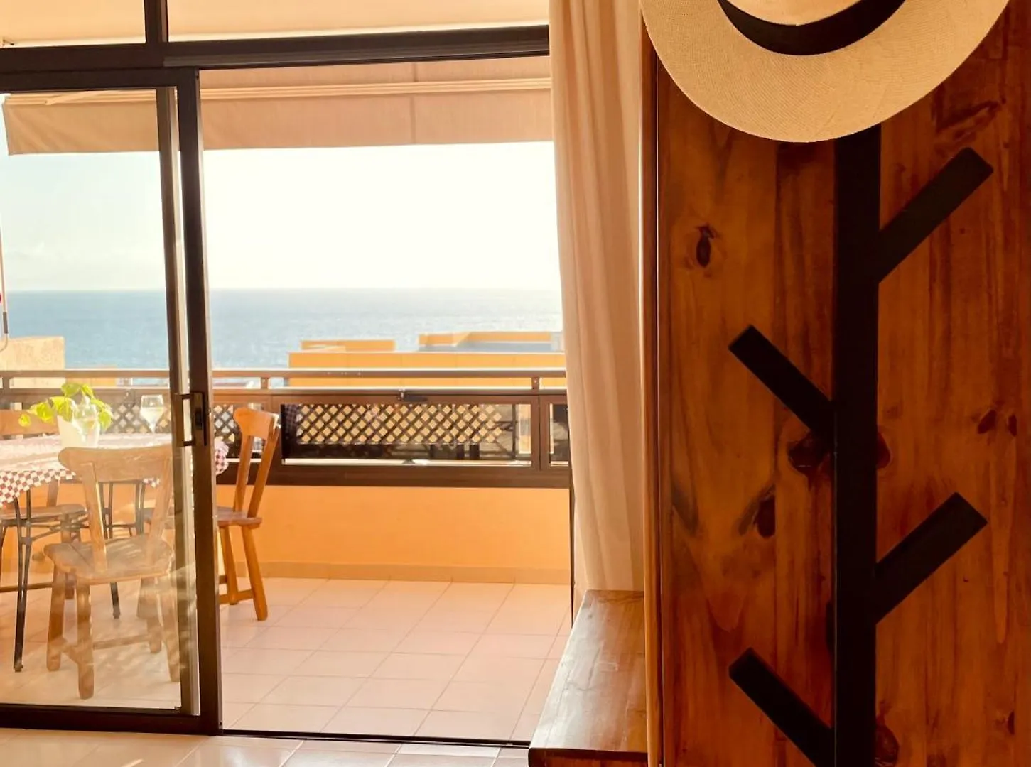Casa Hugo - Ocean View, Quiet Pool, Fibre Net, Los Gigantes Puerto de Santiago  Spain